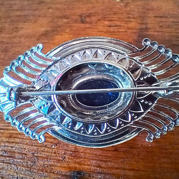 Quality Vintage Sapphire Blue Paste Glass Clear Rhinestone 'Eye' Shaped Brooch - Picture 5 of 7
